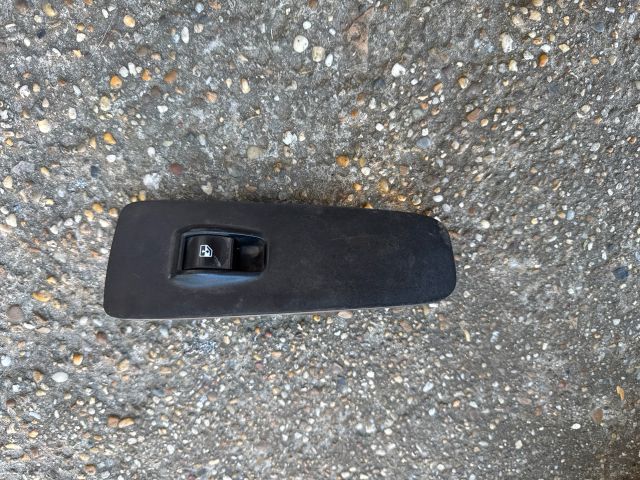 bontott FIAT DUCATO Jobb első Ablakemelő Kapcsoló