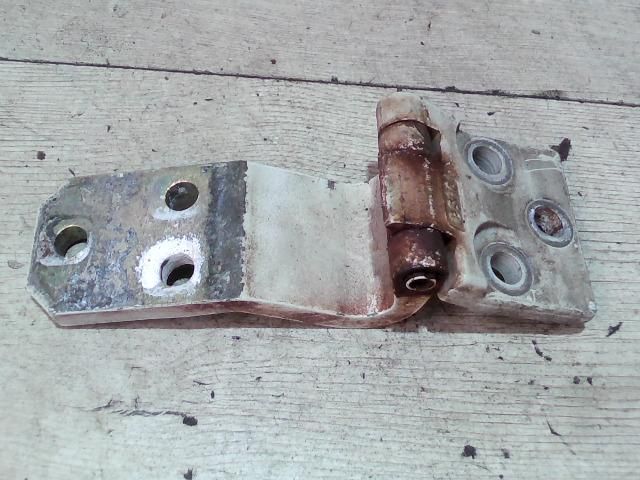 bontott FIAT DUCATO Jobb első Alsó Zsanér