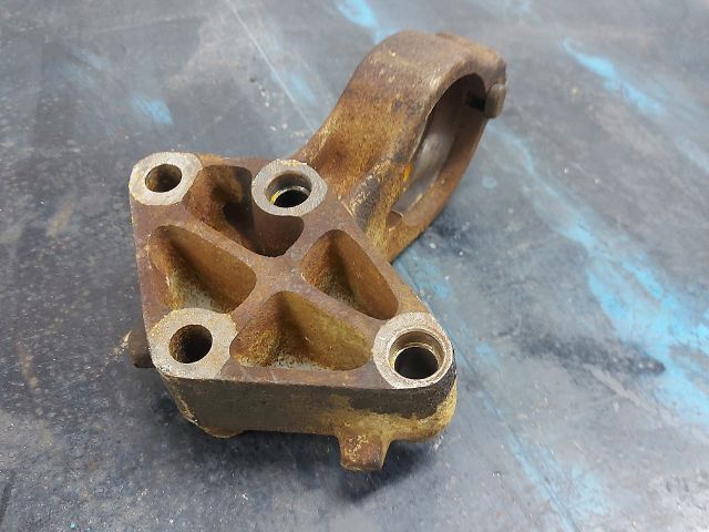 bontott FIAT DUCATO Jobb első Féltengely Tartó