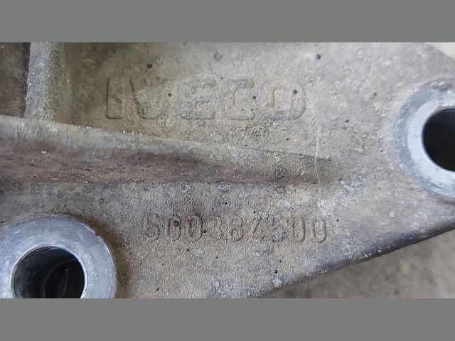 bontott FIAT DUCATO Jobb első Féltengely Tartó