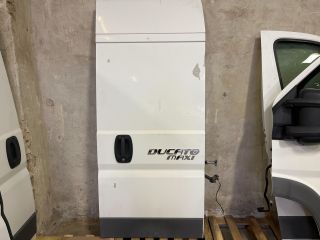 bontott FIAT DUCATO Jobb hátsó Ajtó (Részeivel)