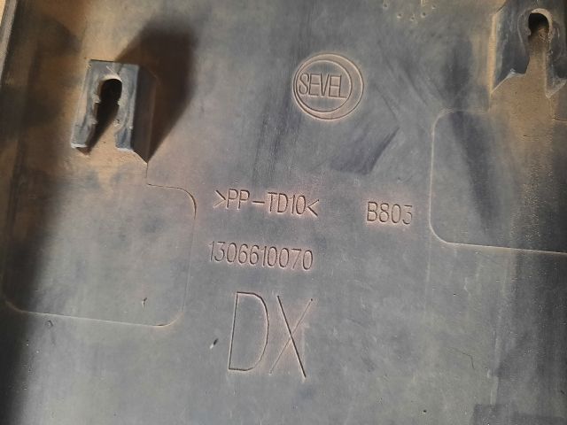 bontott FIAT DUCATO Jobb hátsó Sárvédő Díszléc