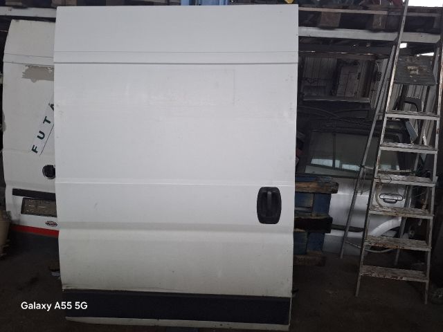 bontott FIAT DUCATO Jobb Tolóajtó (Részeivel)
