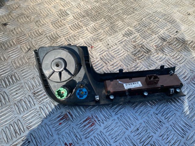 bontott FIAT DUCATO Középkonzol Vezérlő Panel