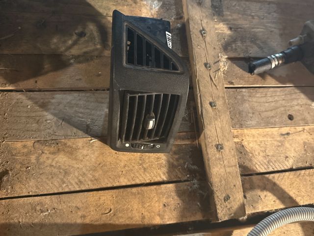 bontott FIAT DUCATO Középső Bal Szellőző