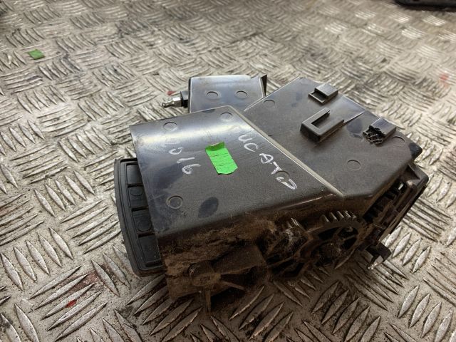 bontott FIAT DUCATO Középső Szellőző