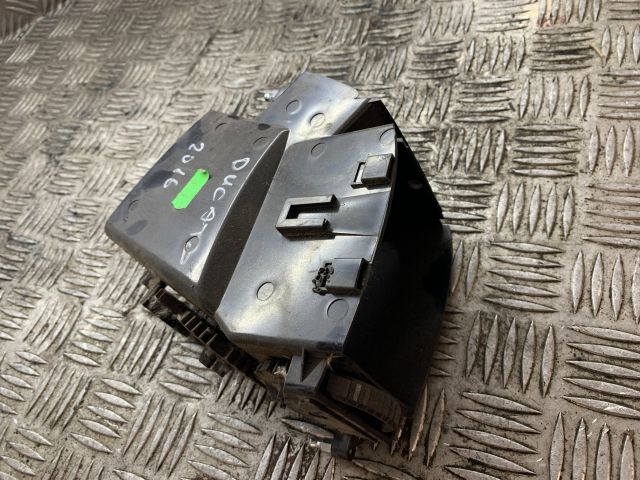 bontott FIAT DUCATO Középső Szellőző