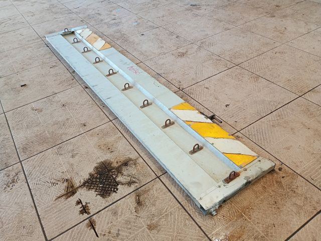 bontott FIAT DUCATO Plató Ajtó