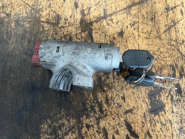 bontott FIAT FIORINO Gyújtáskapcsoló Házzal