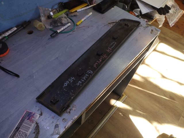 bontott FIAT FIORINO Bal hátsó Sárvédő Díszléc