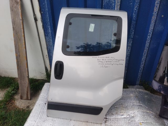 bontott FIAT FIORINO Bal Tolóajtó (Részeivel)