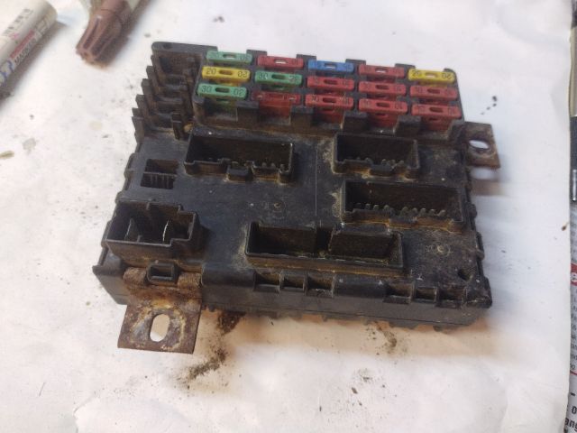 bontott FIAT FIORINO Biztosítéktábla Utastér