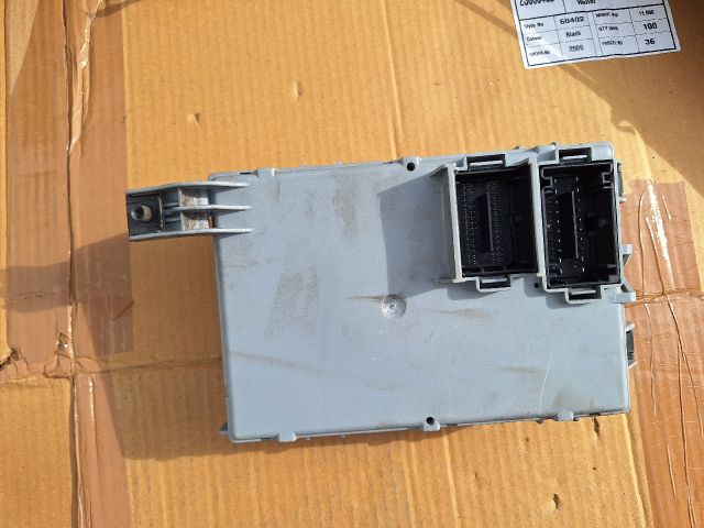 bontott FIAT FIORINO Biztosítéktábla Utastér