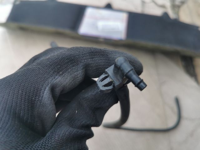 bontott FIAT FIORINO Első Ablakmosó Fúvóka