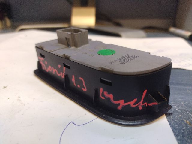 bontott FIAT FIORINO Fényszórómagasság Állító Kapcsoló