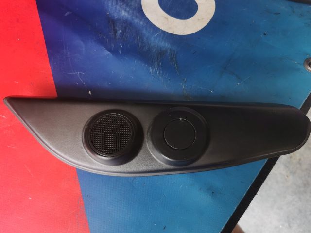 bontott FIAT FIORINO Jobb A Oszlop Hangszóró Burkolat