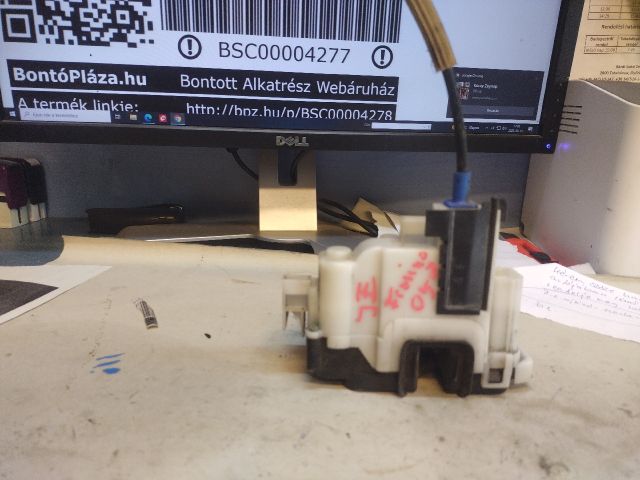 bontott FIAT FIORINO Jobb első Ajtózár