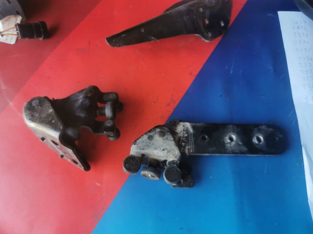 bontott FIAT FIORINO Tolóajtó Sín Görgő Szett