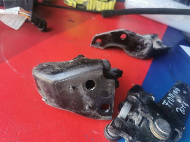 bontott FIAT FIORINO Tolóajtó Sín Görgő Szett