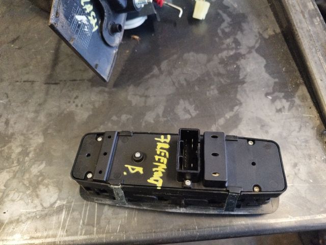 bontott FIAT FREEMONT Ablakemelő Kapcsoló Négyes / Kettes