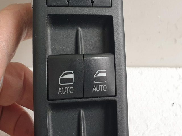 bontott FIAT FREEMONT Bal első Ablakemelő Kapcsoló