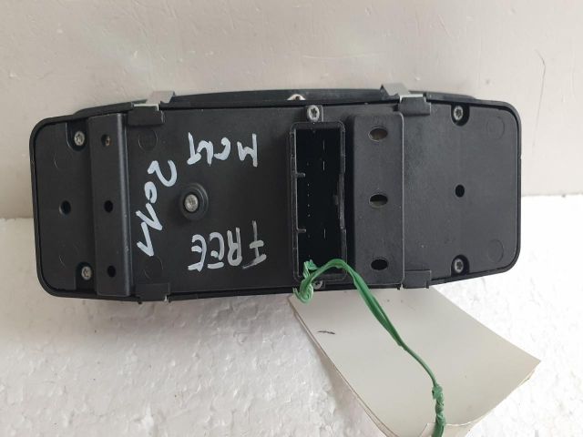 bontott FIAT FREEMONT Bal első Ablakemelő Kapcsoló