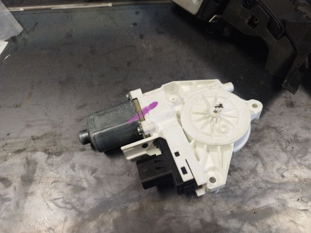 bontott FIAT FREEMONT Bal első Ablakemelő Motor