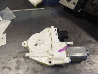 bontott FIAT FREEMONT Bal első Ablakemelő Motor