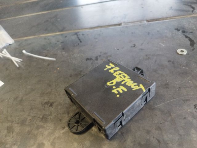 bontott FIAT FREEMONT Bal első Ajtó Vezérlőegység