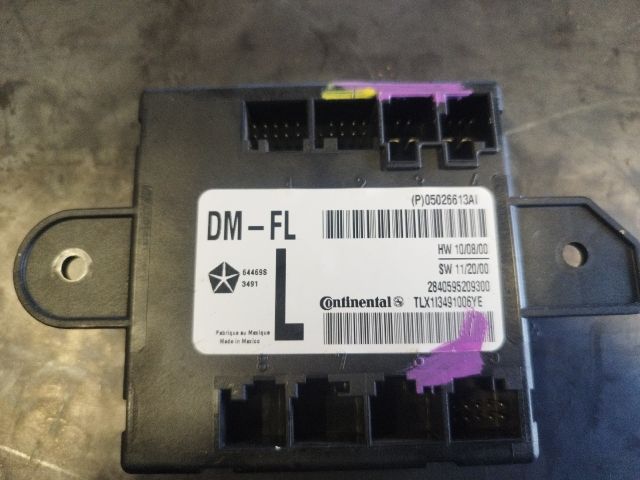 bontott FIAT FREEMONT Bal első Ajtó Vezérlőegység