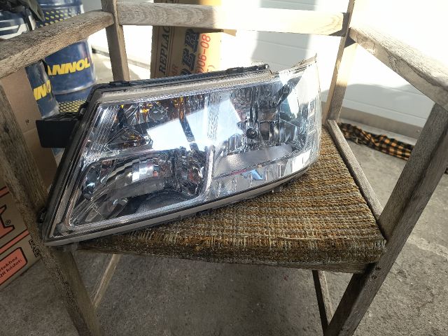 bontott FIAT FREEMONT Bal első Lámpabúra