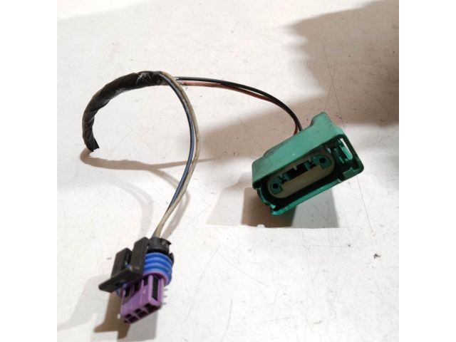 bontott FIAT FREEMONT Csatlakozó