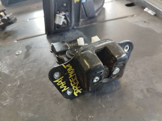 bontott FIAT FREEMONT Csomagtérajtó Zárszerkezet