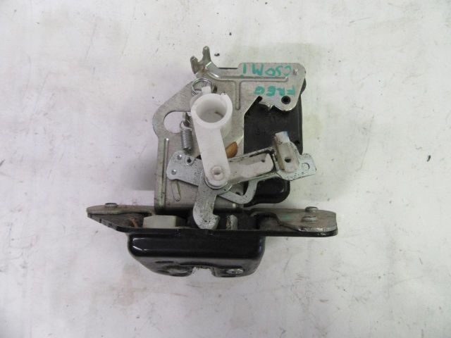 bontott FIAT FREEMONT Csomagtérajtó Zárszerkezet