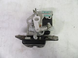 bontott FIAT FREEMONT Csomagtérajtó Zárszerkezet