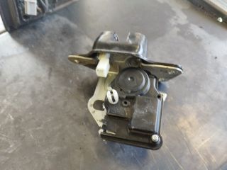 bontott FIAT FREEMONT Csomagtérajtó Zárszerkezet