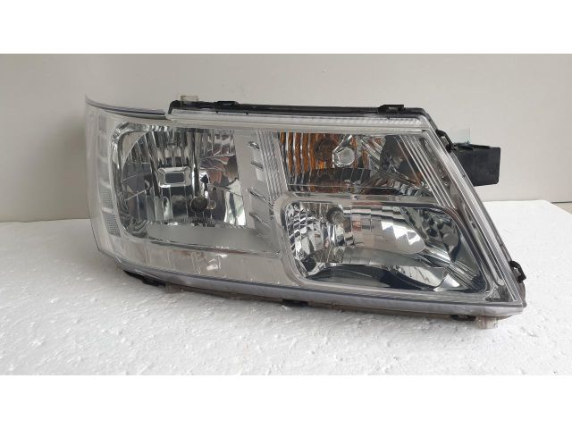 bontott FIAT FREEMONT Jobb Fényszóró