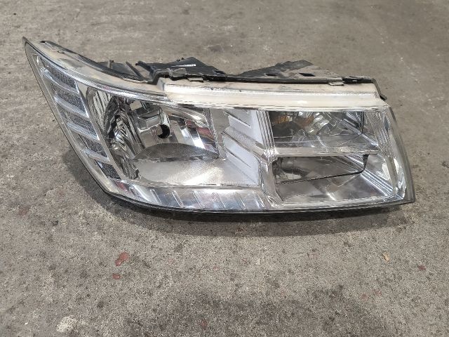 bontott FIAT FREEMONT Jobb Fényszóró