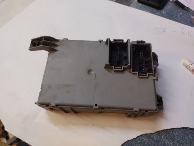 bontott FIAT GRANDE PUNTO Biztosítéktábla Motortér