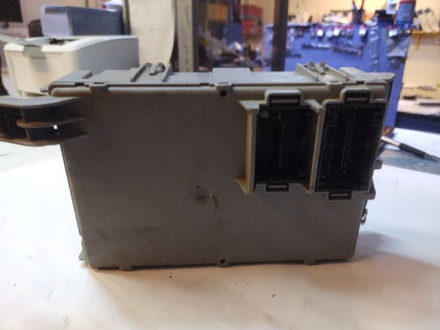 bontott FIAT GRANDE PUNTO Biztosítéktábla Motortér