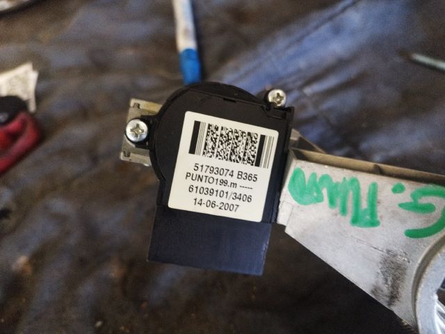 bontott FIAT GRANDE PUNTO Gyújtáskapcsoló Házzal