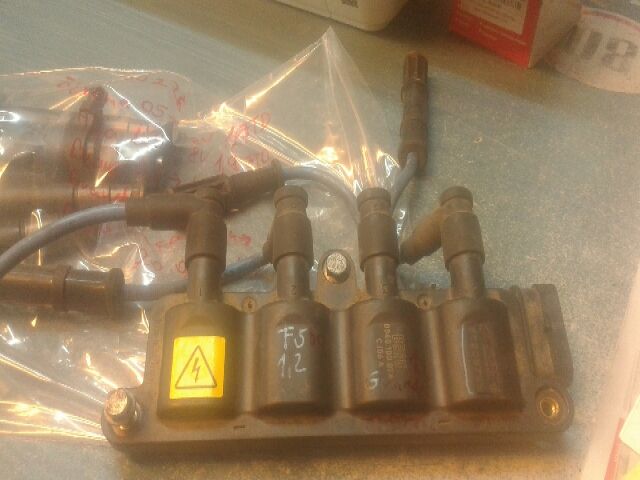 bontott FIAT GRANDE PUNTO Gyújtótrafó Szett