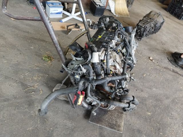 bontott FIAT GRANDE PUNTO Motor (Fűzött blokk hengerfejjel)