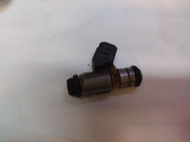 bontott FIAT GRANDE PUNTO Porlasztó (1 db)