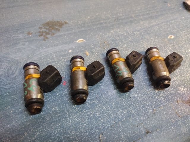 bontott FIAT GRANDE PUNTO Porlasztó (1 db)