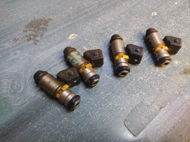 bontott FIAT GRANDE PUNTO Porlasztó (1 db)