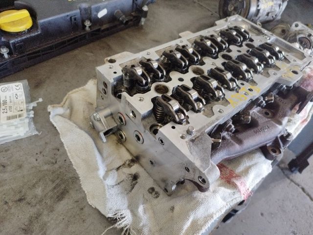 bontott FIAT GRANDE PUNTO Hengerfej