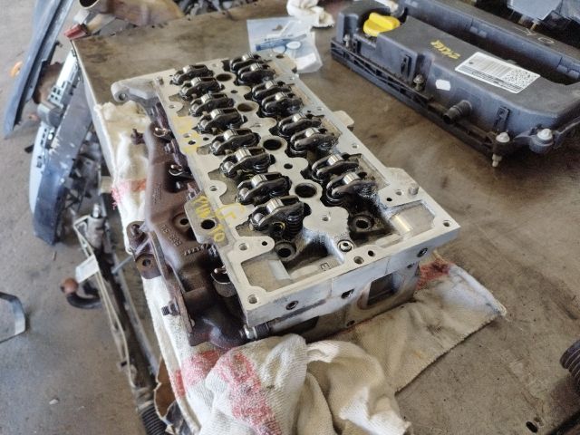 bontott FIAT GRANDE PUNTO Hengerfej