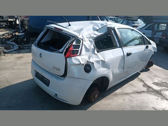 bontott FIAT GRANDE PUNTO Jobb első Kerékagy