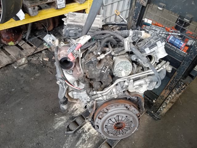 bontott FIAT GRANDE PUNTO Komplett Motor (Segédberendezésekkel)